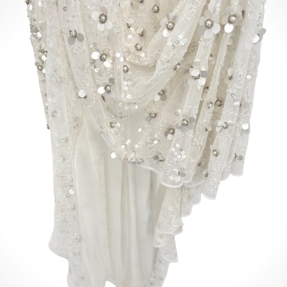 Mac Duggal White One Shoulder Flower Embellished Ruffle Gown NWT $598 Size 2 - Picture 8 of 16